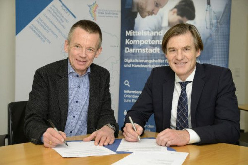 Unterzeichnung des Kooperationsvertrags, Landrat Thomas Will und Prof. Dr.-Ing. Joachim Metternich